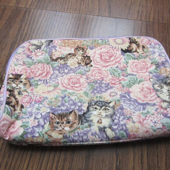 Ted Lapidus Cat Toiletry Bag - Picture 1 of 4
